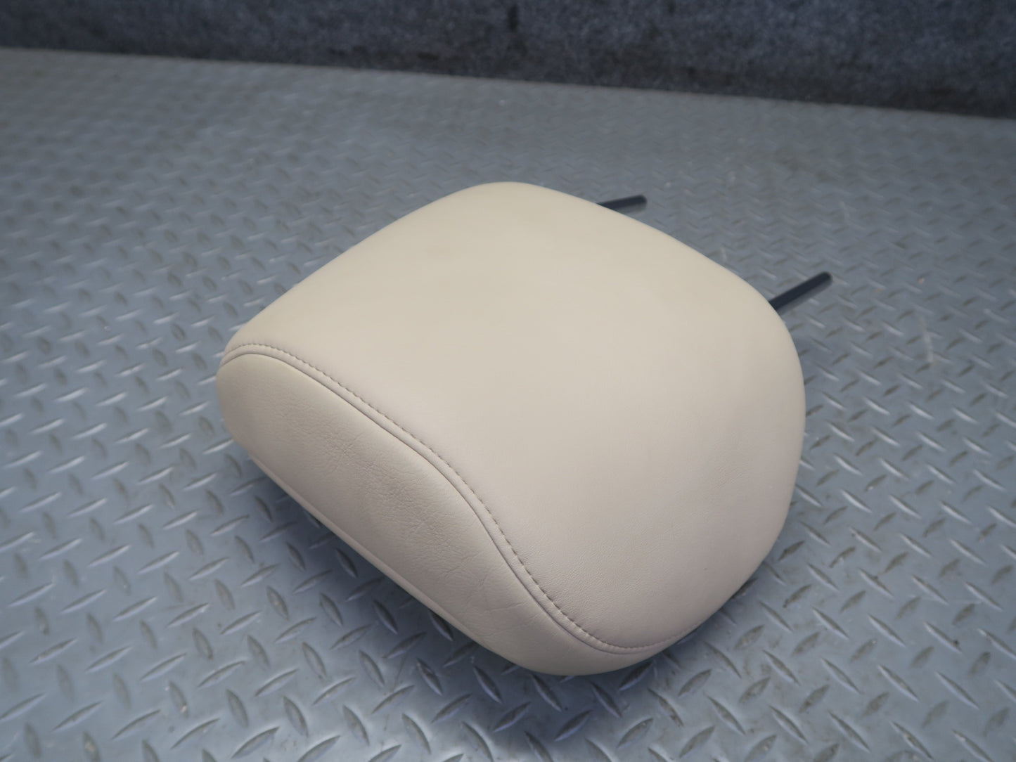 2008-2011 Lexus URJ201L LX570 Front Left Driver Side Leather Headrest