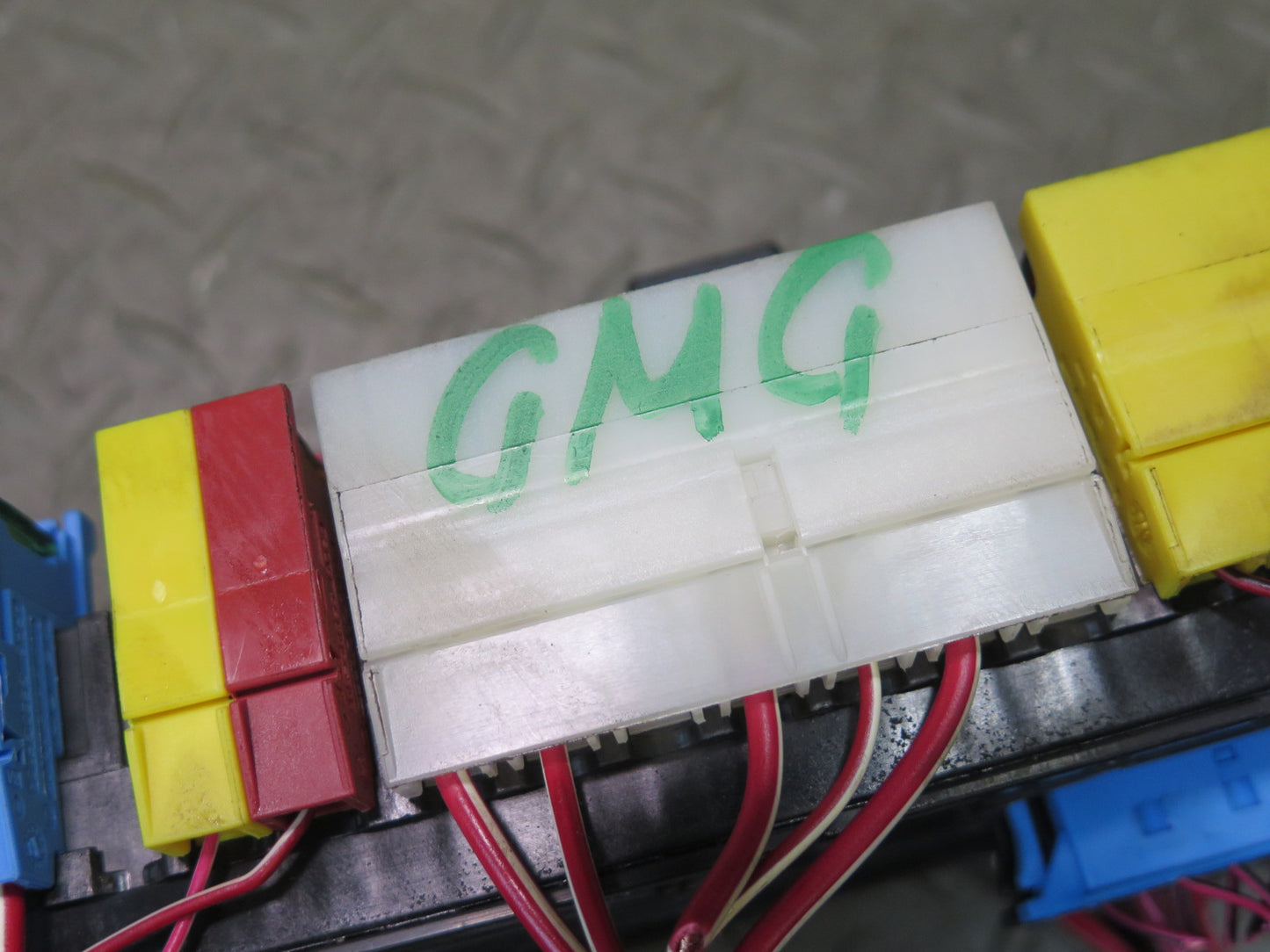 2017-2019 Mercedes X166 GLS450 Fuse Relay Junction Box Block 1665402350