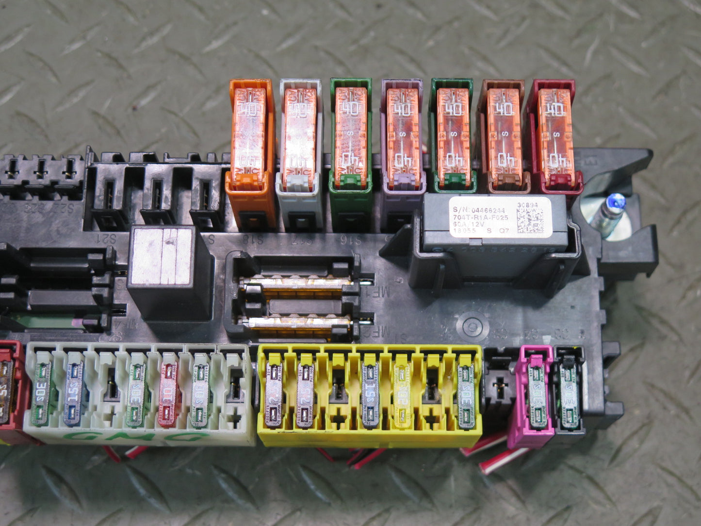 2017-2019 Mercedes X166 GLS450 Fuse Relay Junction Box Block 1665402350