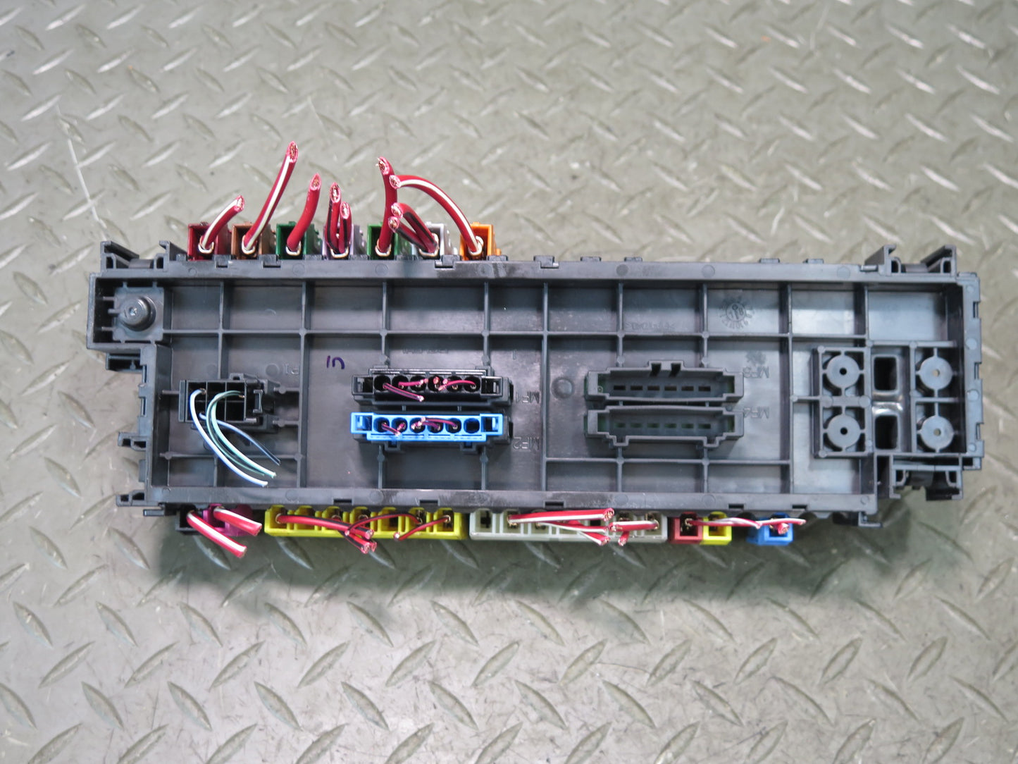 2017-2019 Mercedes X166 GLS450 Fuse Relay Junction Box Block 1665402350