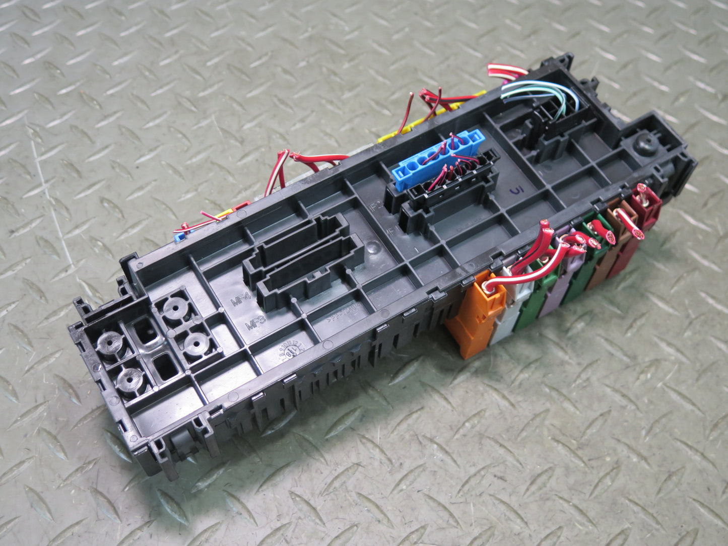 2017-2019 Mercedes X166 GLS450 Fuse Relay Junction Box Block 1665402350