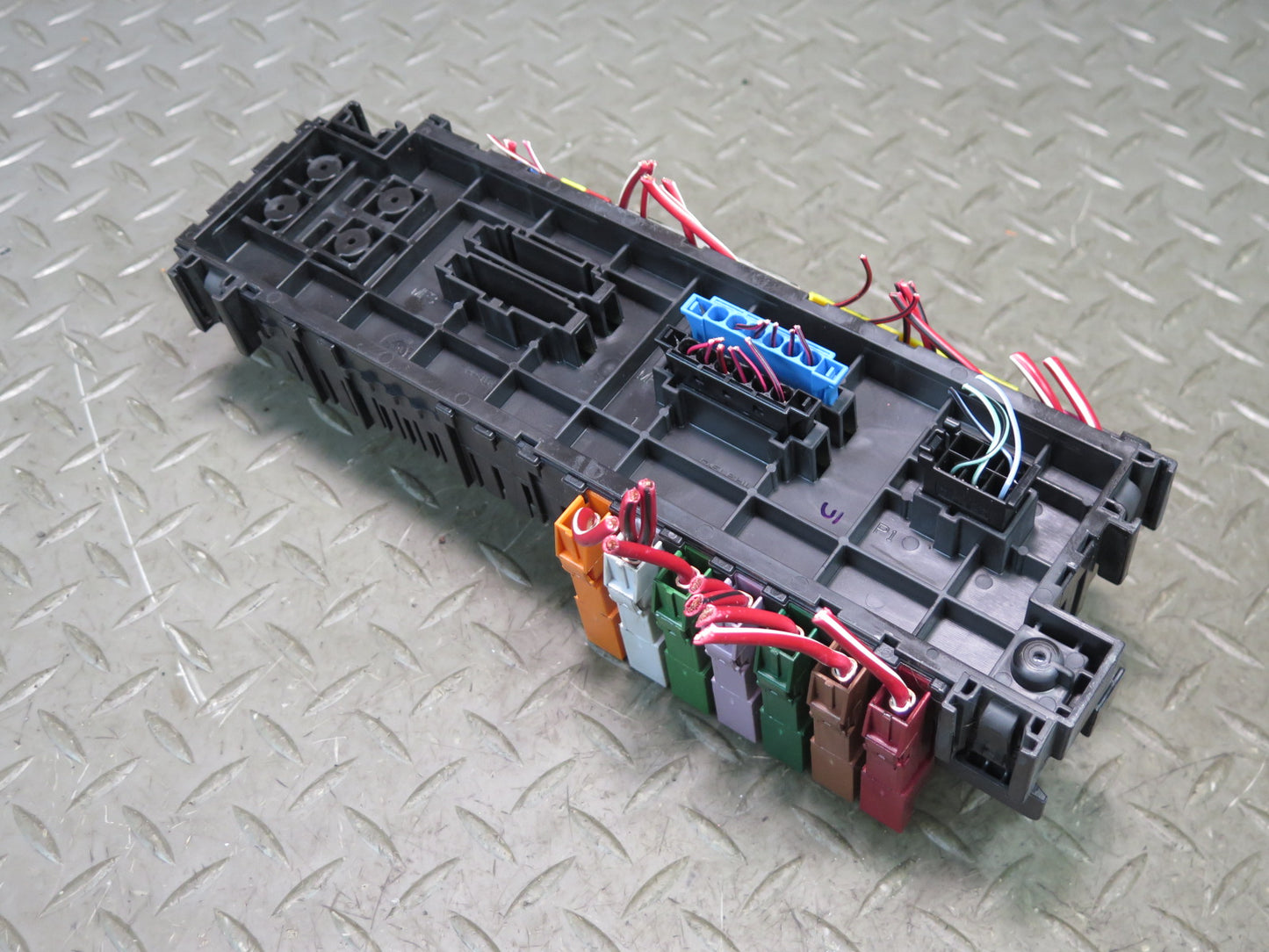 2017-2019 Mercedes X166 GLS450 Fuse Relay Junction Box Block 1665402350