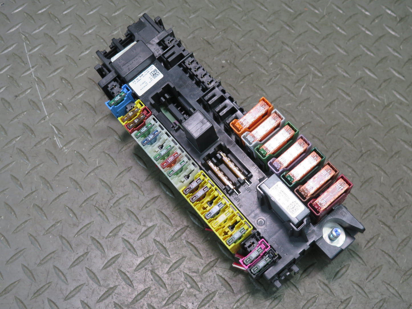 2017-2019 Mercedes X166 GLS450 Fuse Relay Junction Box Block 1665402350