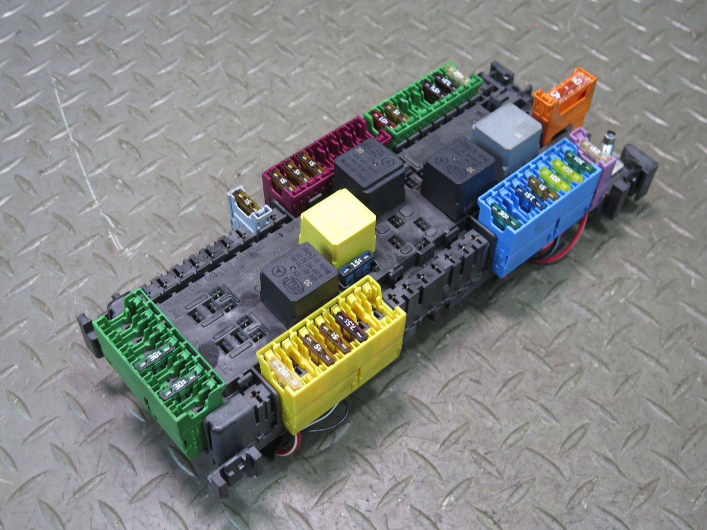 2017-2019 Mercedes X166 GLS450 Rear Under Seat Distribution Cabin Fuse Box OEM