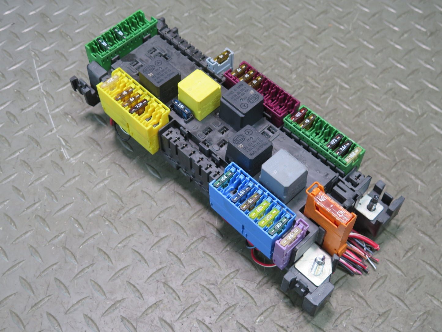 2017-2019 Mercedes X166 GLS450 Rear Under Seat Distribution Cabin Fuse Box OEM