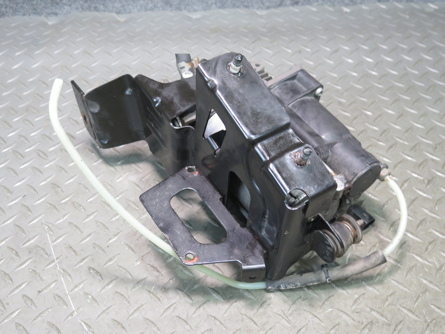 2012-2019 Mercedes X166 GL Gls-class Air Suspension Compressor Pump 1663200104