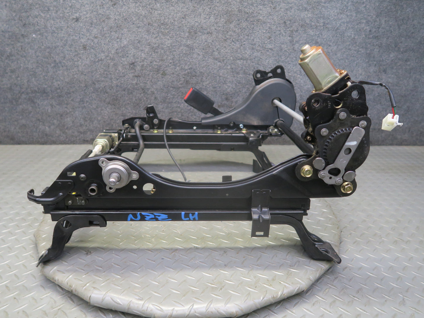 04-05 Nissan 350Z Z33 Convert Front Left Seat Lower Frame Track Rail w Motor OEM