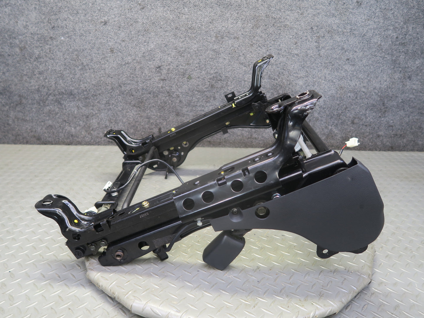 04-05 Nissan 350Z Z33 Convert Front Left Seat Lower Frame Track Rail w Motor OEM
