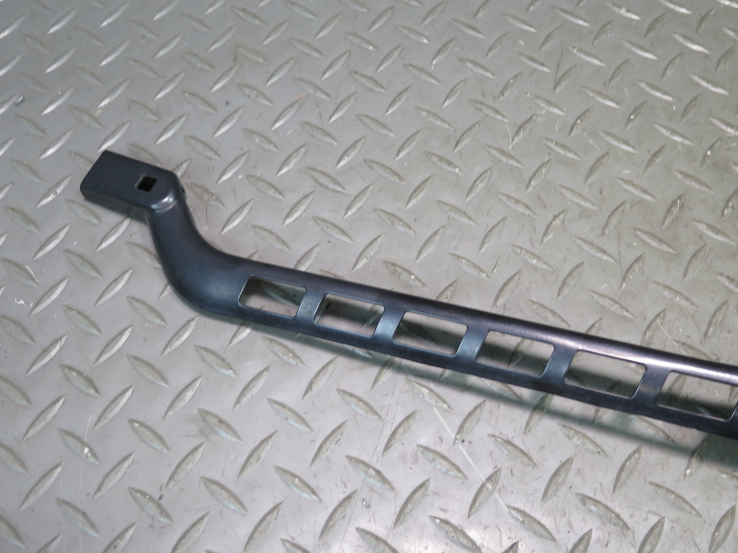 2017-2019 Mercedes X166 GLS450 Front Windshield Left & Right Wiper Arm Set of 2