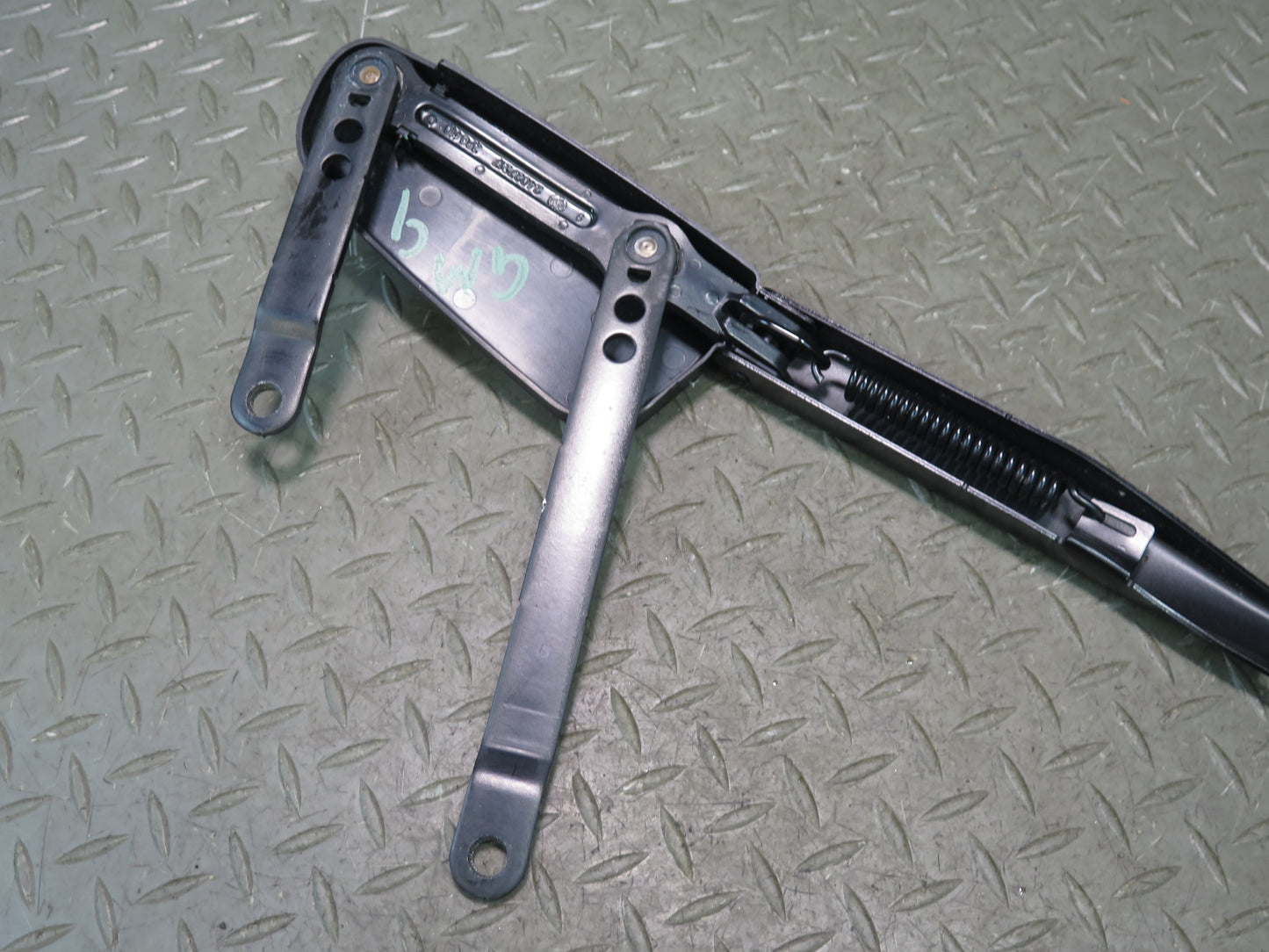 2017-2019 Mercedes X166 GLS450 Front Windshield Left & Right Wiper Arm Set of 2