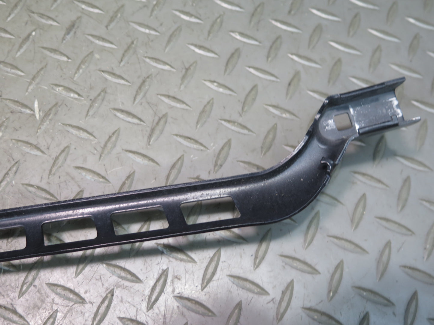 2017-2019 Mercedes X166 GLS450 Front Windshield Left & Right Wiper Arm Set of 2