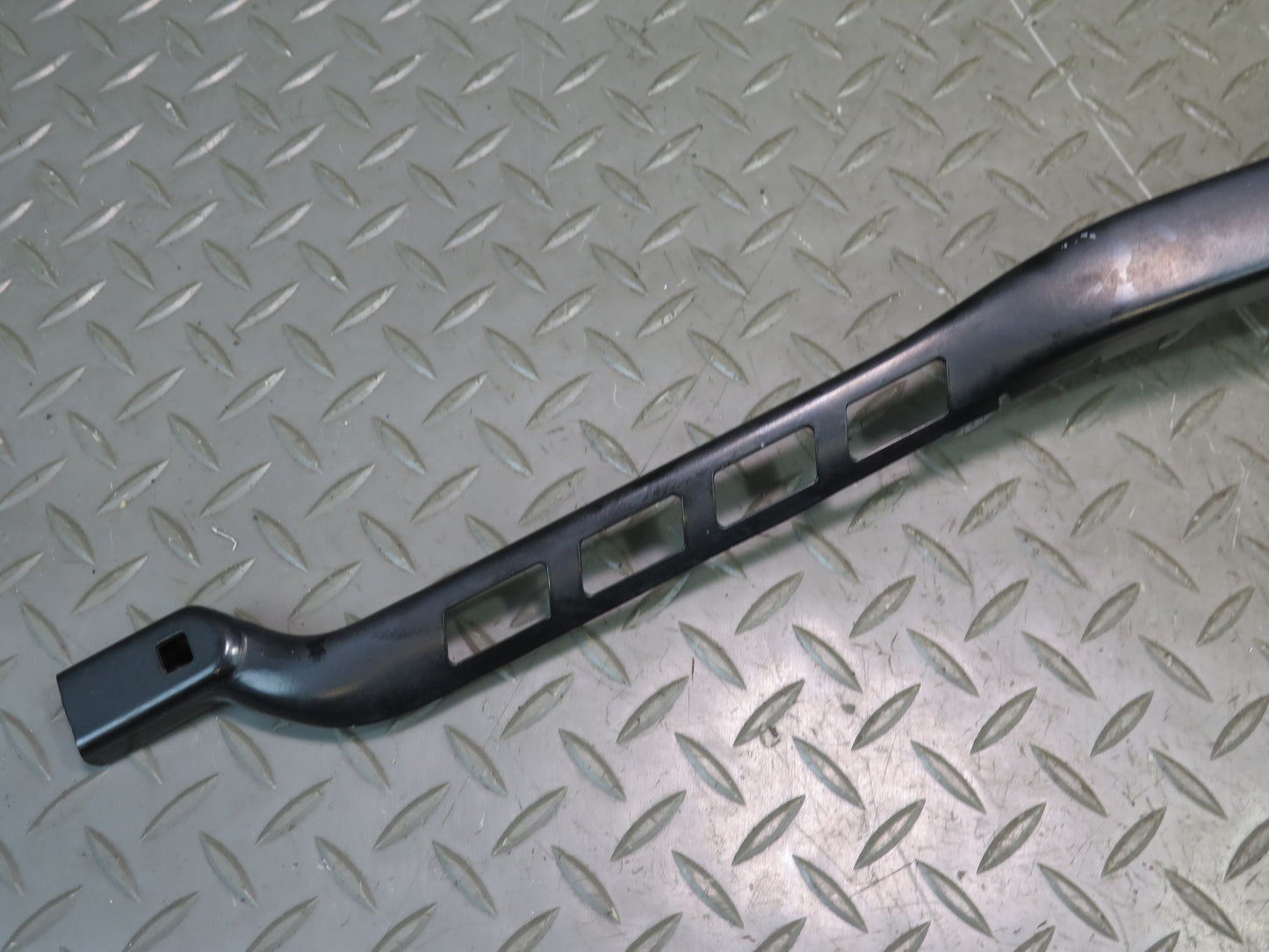 2017-2019 Mercedes X166 GLS450 Front Windshield Left & Right Wiper Arm Set of 2