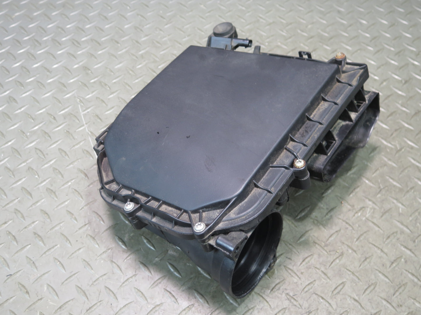2017-2019 Mercedes X166 GLS450 Right Air Intake Cleaner Filter Box 2760903801