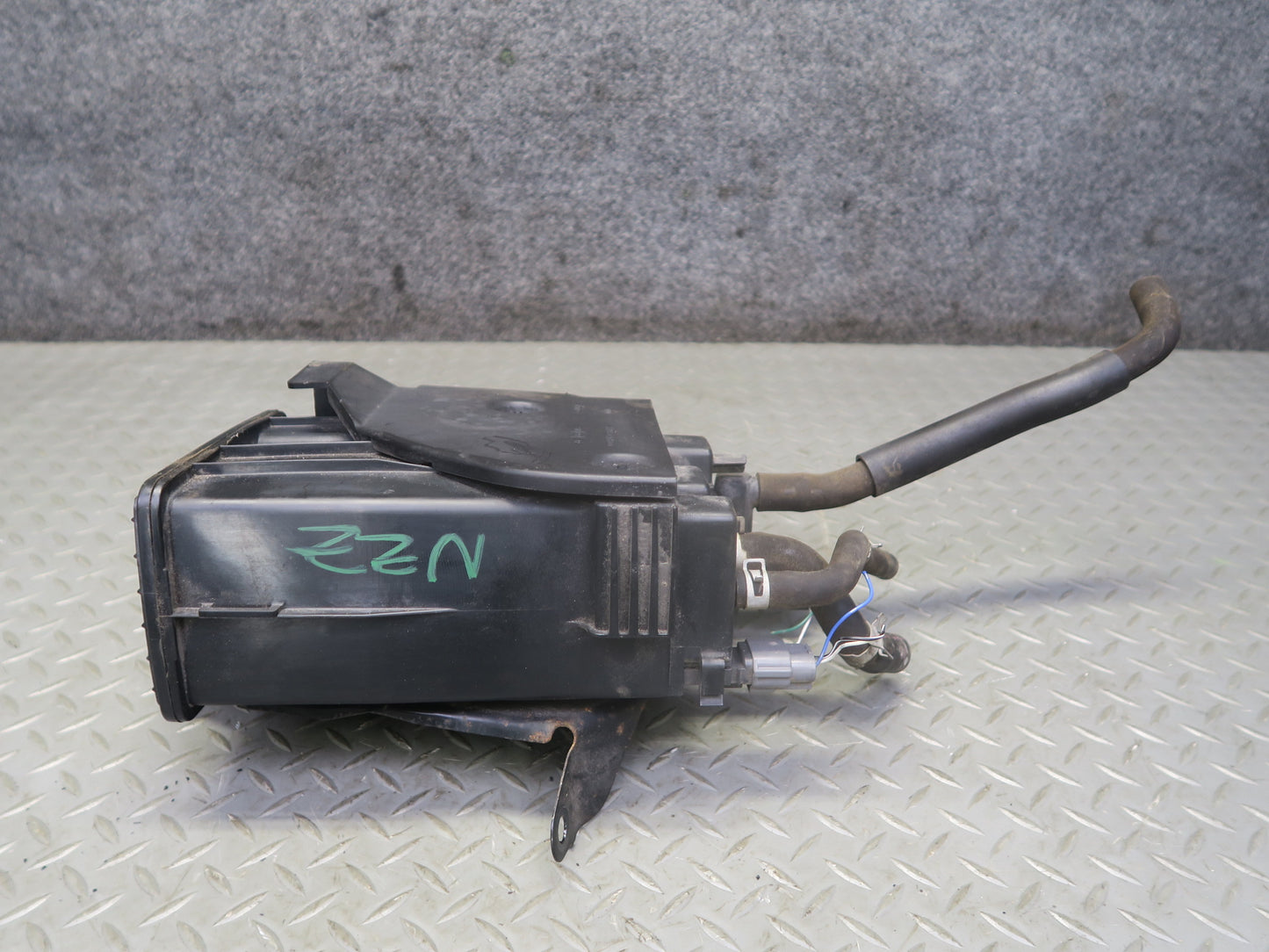 03-09 Nissan 350Z Z33 Fuel Evap Vapor Charcoal Canister 14950-AM600 OEM