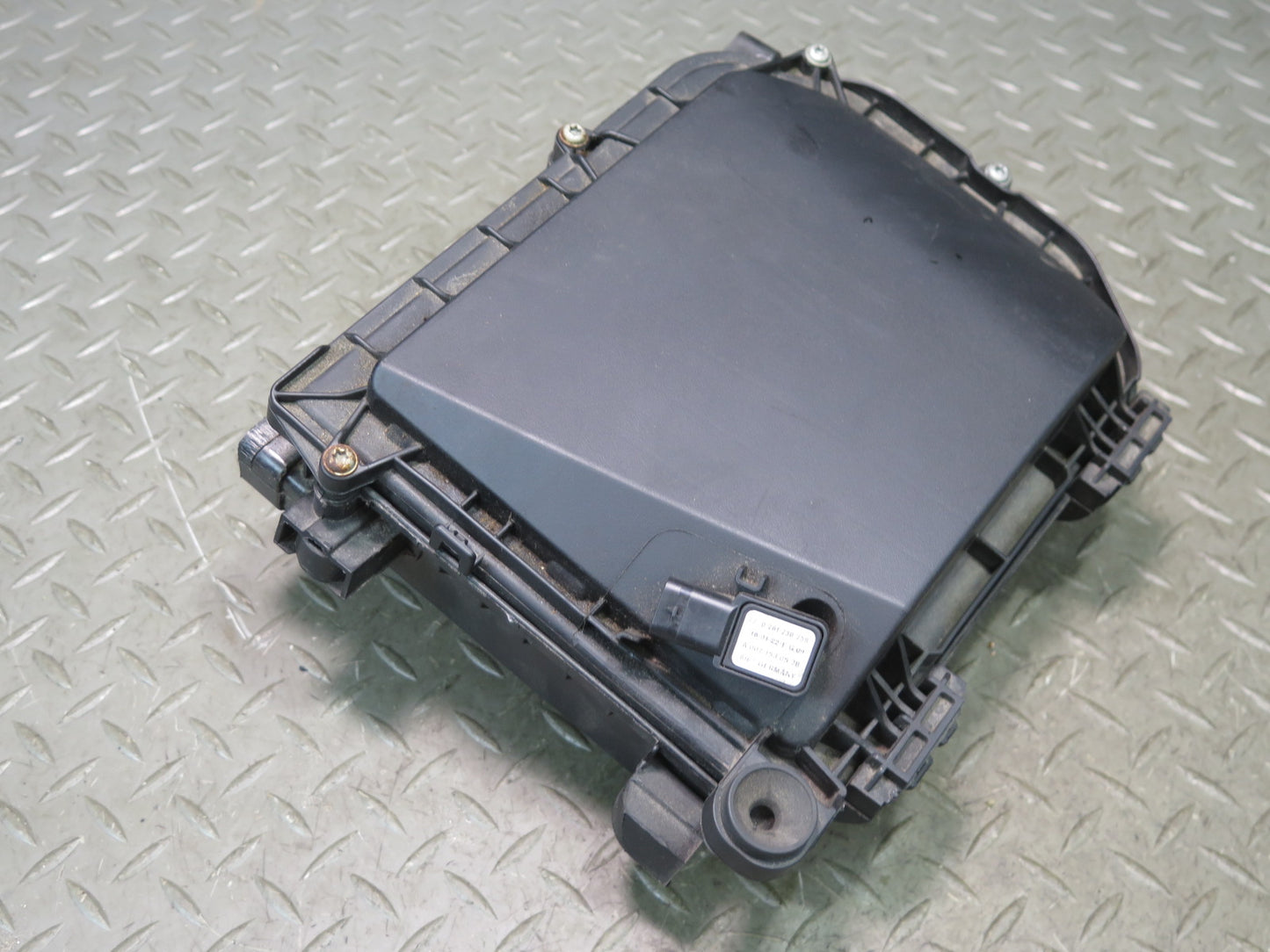 2017-2019 Mercedes X166 GLS450 Right Air Intake Cleaner Filter Box 2760903801