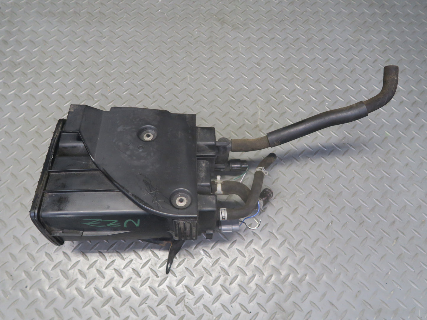 03-09 Nissan 350Z Z33 Fuel Evap Vapor Charcoal Canister 14950-AM600 OEM