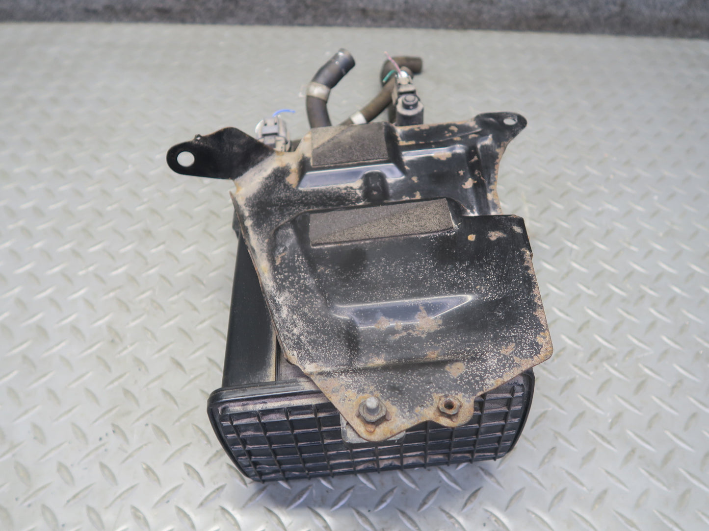 03-09 Nissan 350Z Z33 Fuel Evap Vapor Charcoal Canister 14950-AM600 OEM