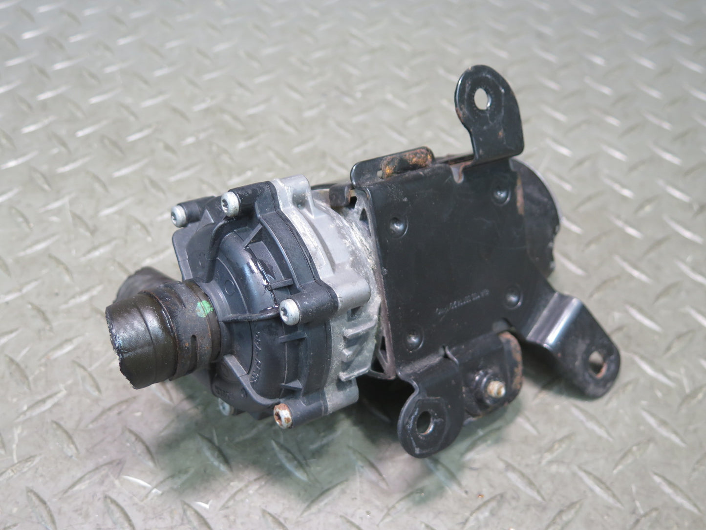2017-2019 Mercedes X166 GLS450 Engine Auxiliary AUX Electric Coolant Water Pump