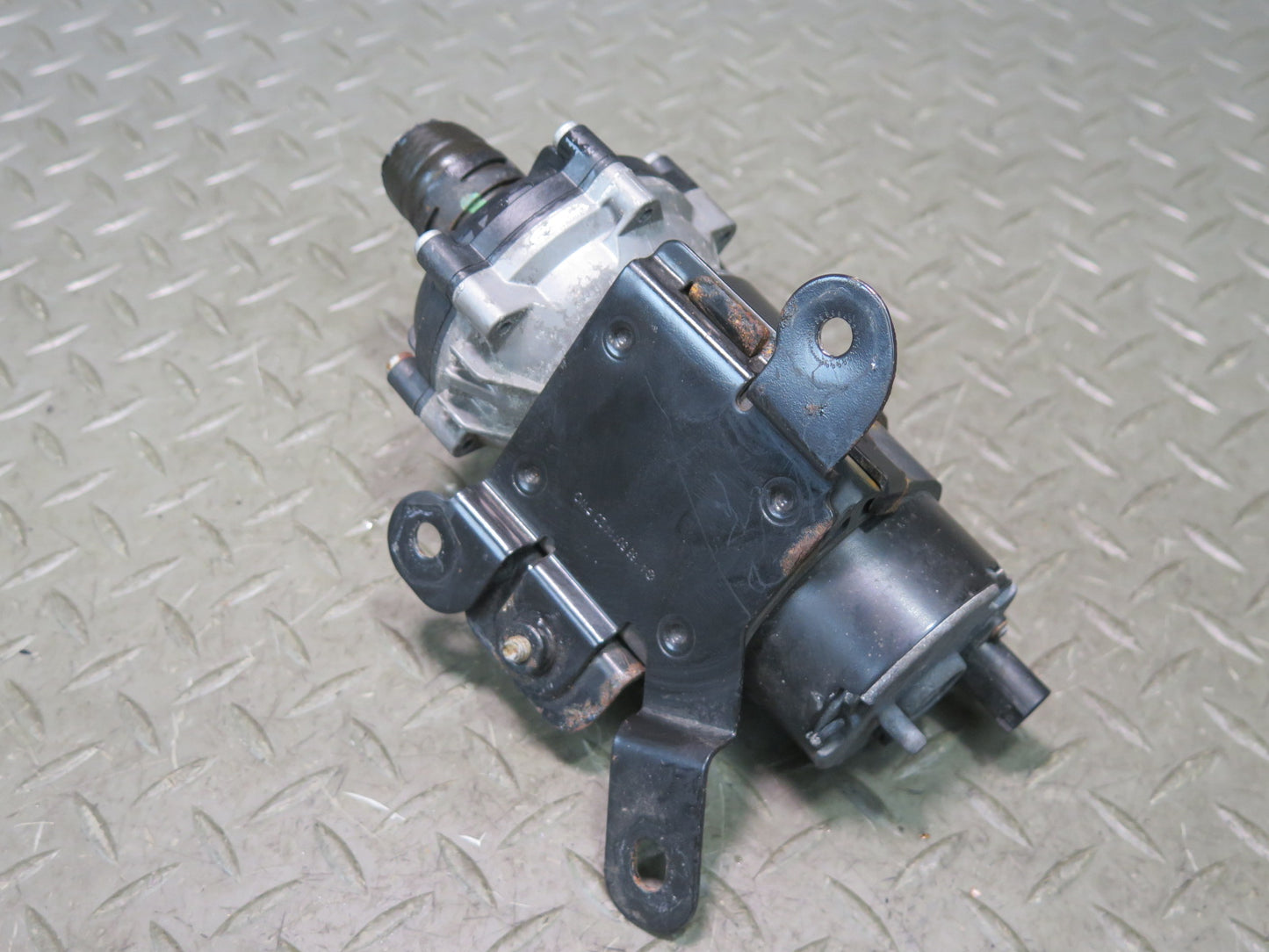 2017-2019 Mercedes X166 GLS450 Engine Auxiliary AUX Electric Coolant Water Pump