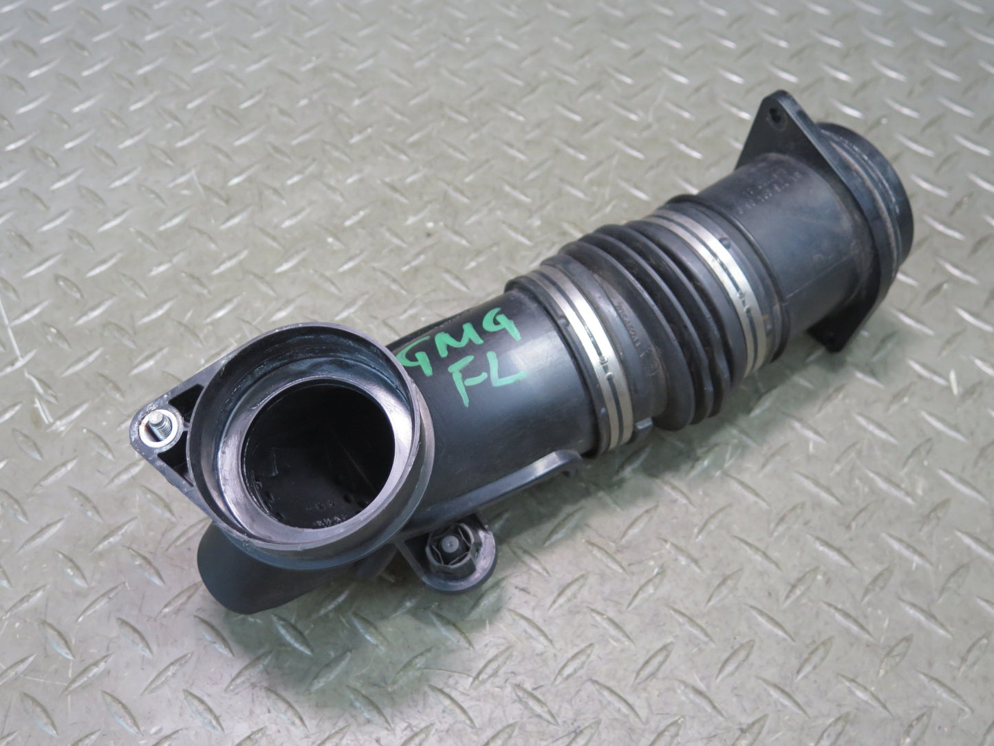2017-2019 Mercedes X166 GLS450 Left Air Intake Cleaner Hose Pipe Line Set