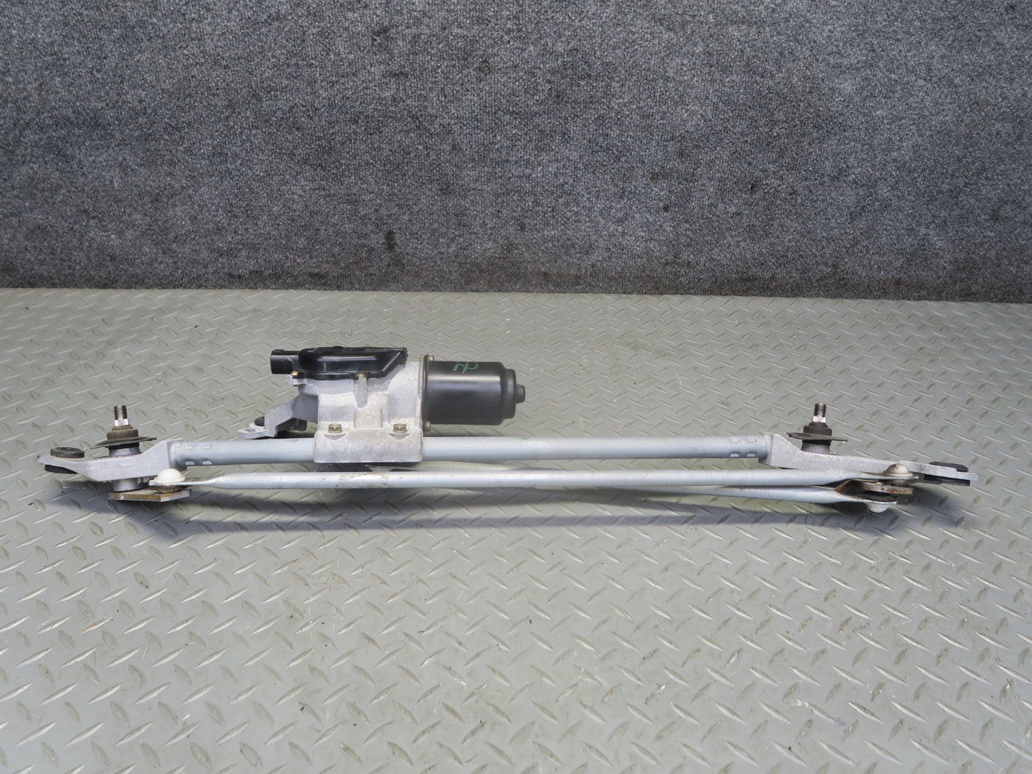 04-05 Nissan 350Z Z33 Convert Windshield Wiper Transmission Linkage w Motor OEM