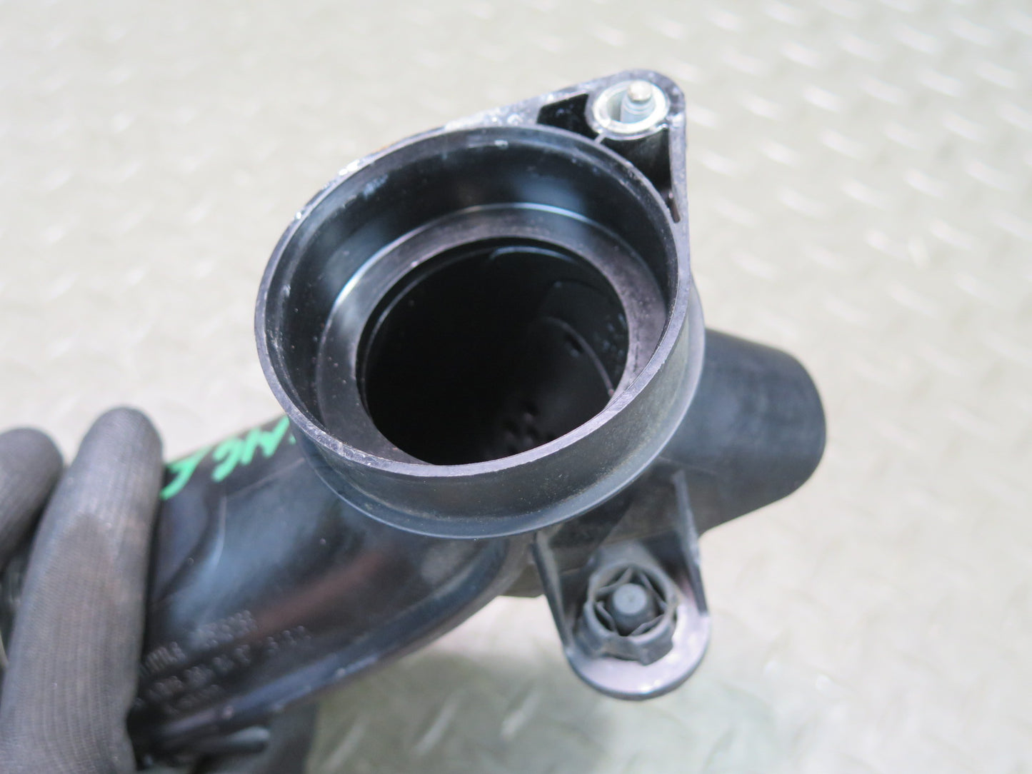 2017-2019 Mercedes X166 GLS450 Right Air Intake Cleaner Hose Pipe Line Set