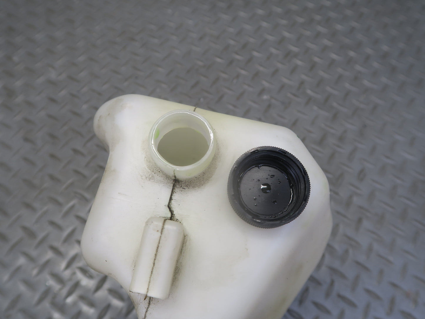 04-06 Nissan 350Z Z33 Coolant Expansion Overflow Reservoir Tank OEM