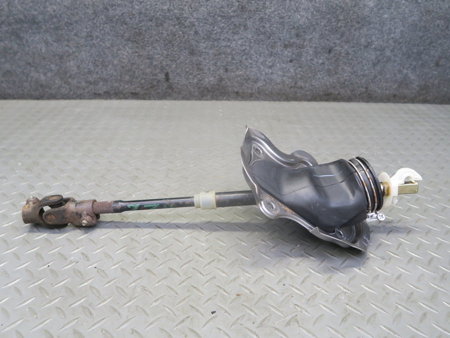 03-05 Nissan 350Z Z33 Lower Steering Column U Joint Shaft 35K Miles OEM