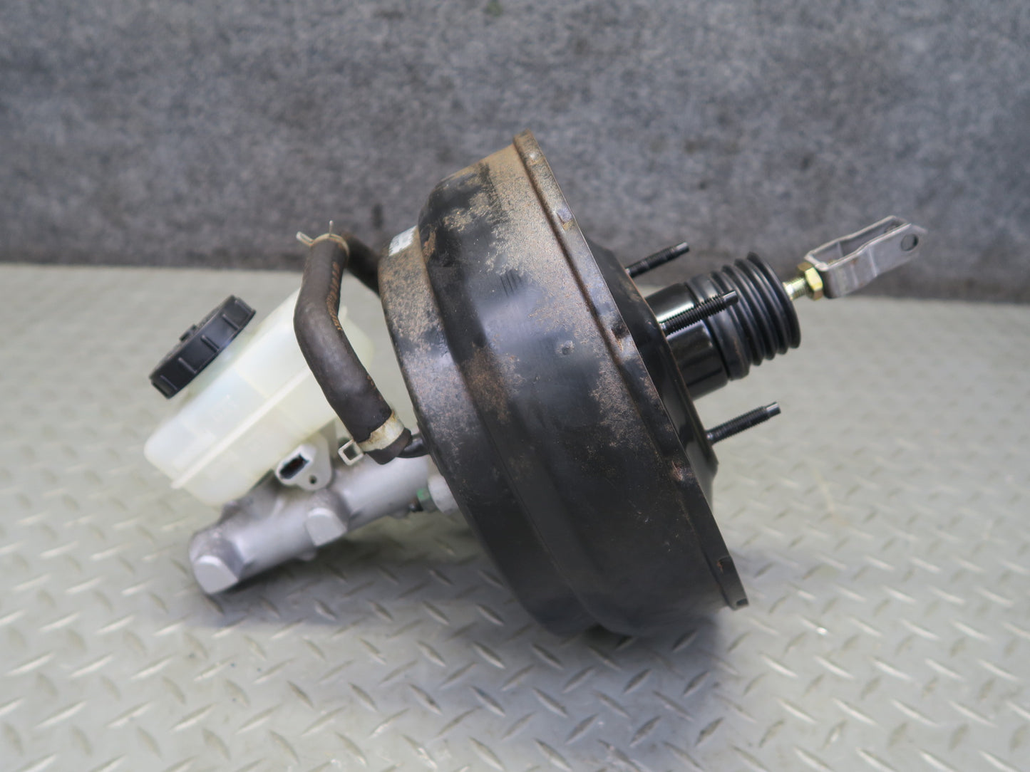 04-09 Nissan 350Z Convertible A/T Brake Master Cylinder Booster Reservoir OEM