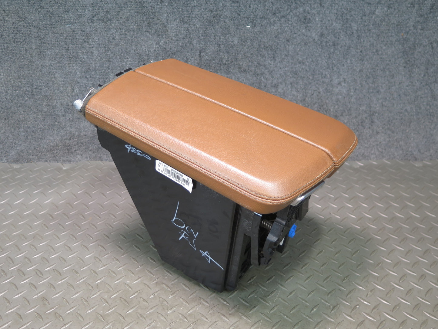 2017-2019 Mercedes X166 GLS450 Center Console Leather Armrest Storage