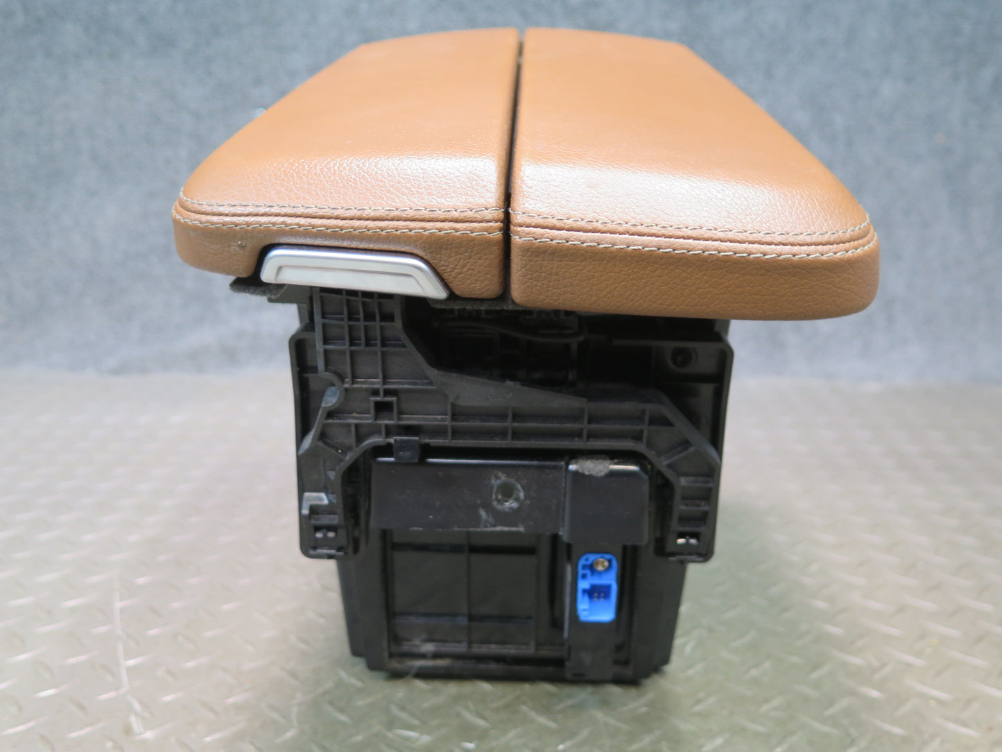 2017-2019 Mercedes X166 GLS450 Center Console Leather Armrest Storage