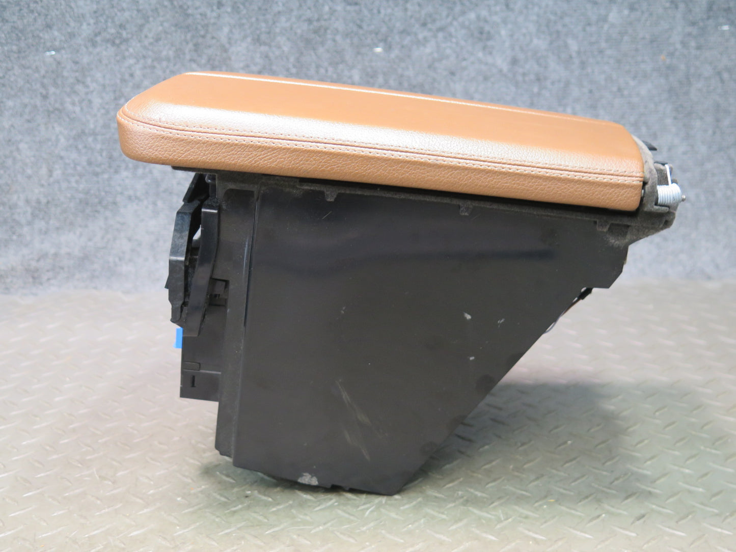 2017-2019 Mercedes X166 GLS450 Center Console Leather Armrest Storage