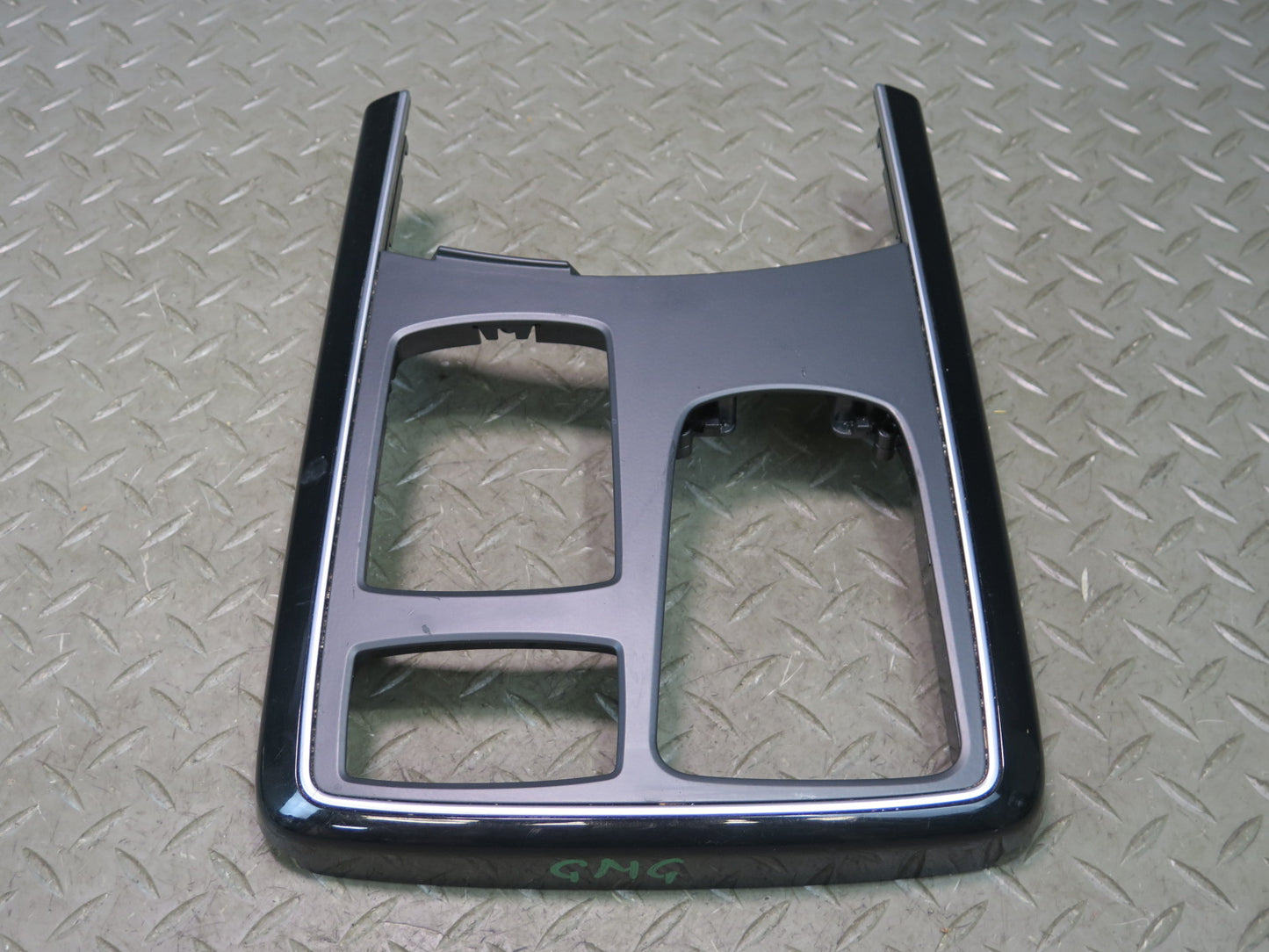 2017-2019 Mercedes X166 GLS450 Center Console Trim  Bezel Cover Panel 1666800803