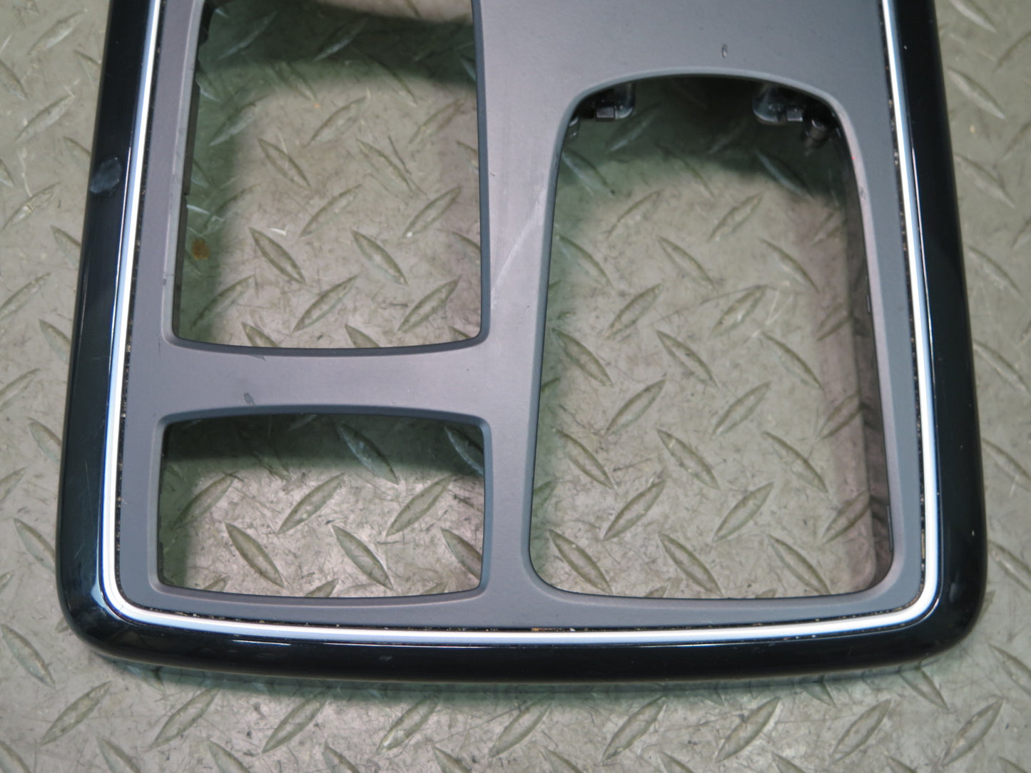 2017-2019 Mercedes X166 GLS450 Center Console Trim  Bezel Cover Panel 1666800803