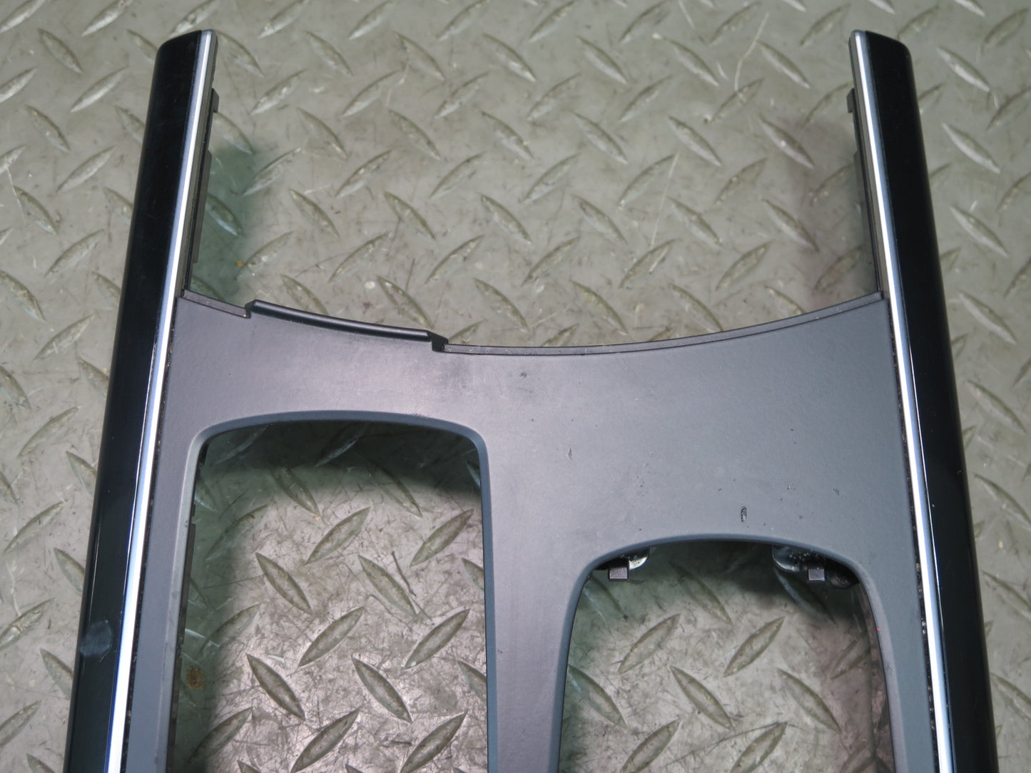 2017-2019 Mercedes X166 GLS450 Center Console Trim  Bezel Cover Panel 1666800803