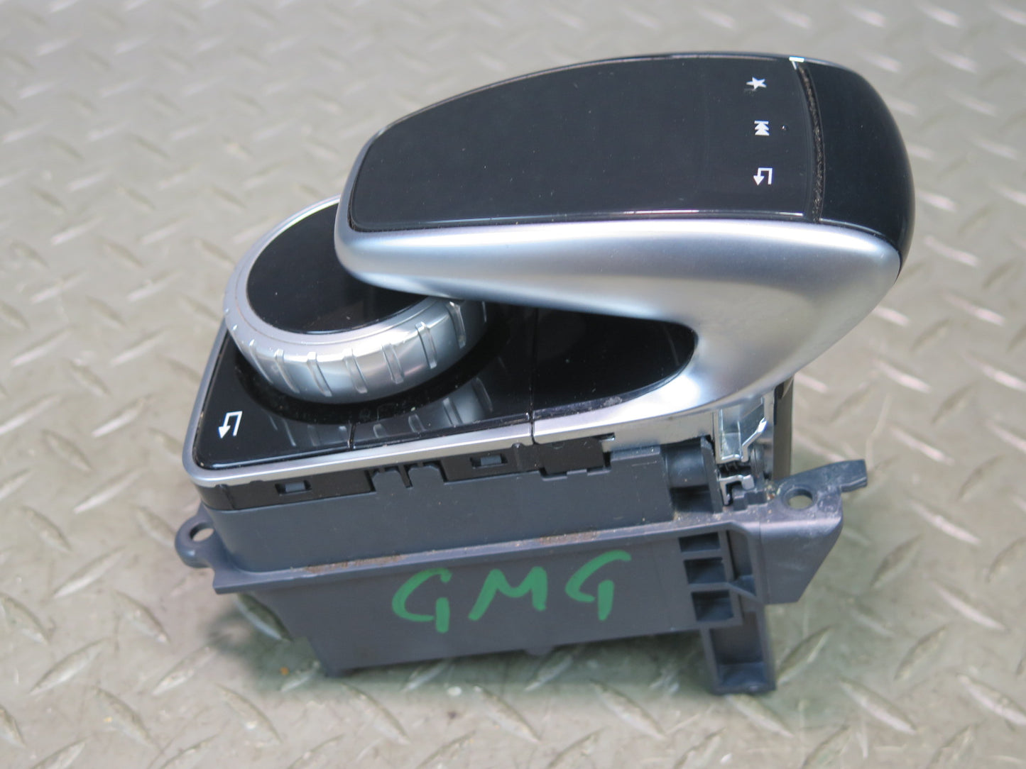 2017-2019 Mercedes X166 GLS450 Center Console Multimedia Control Switch