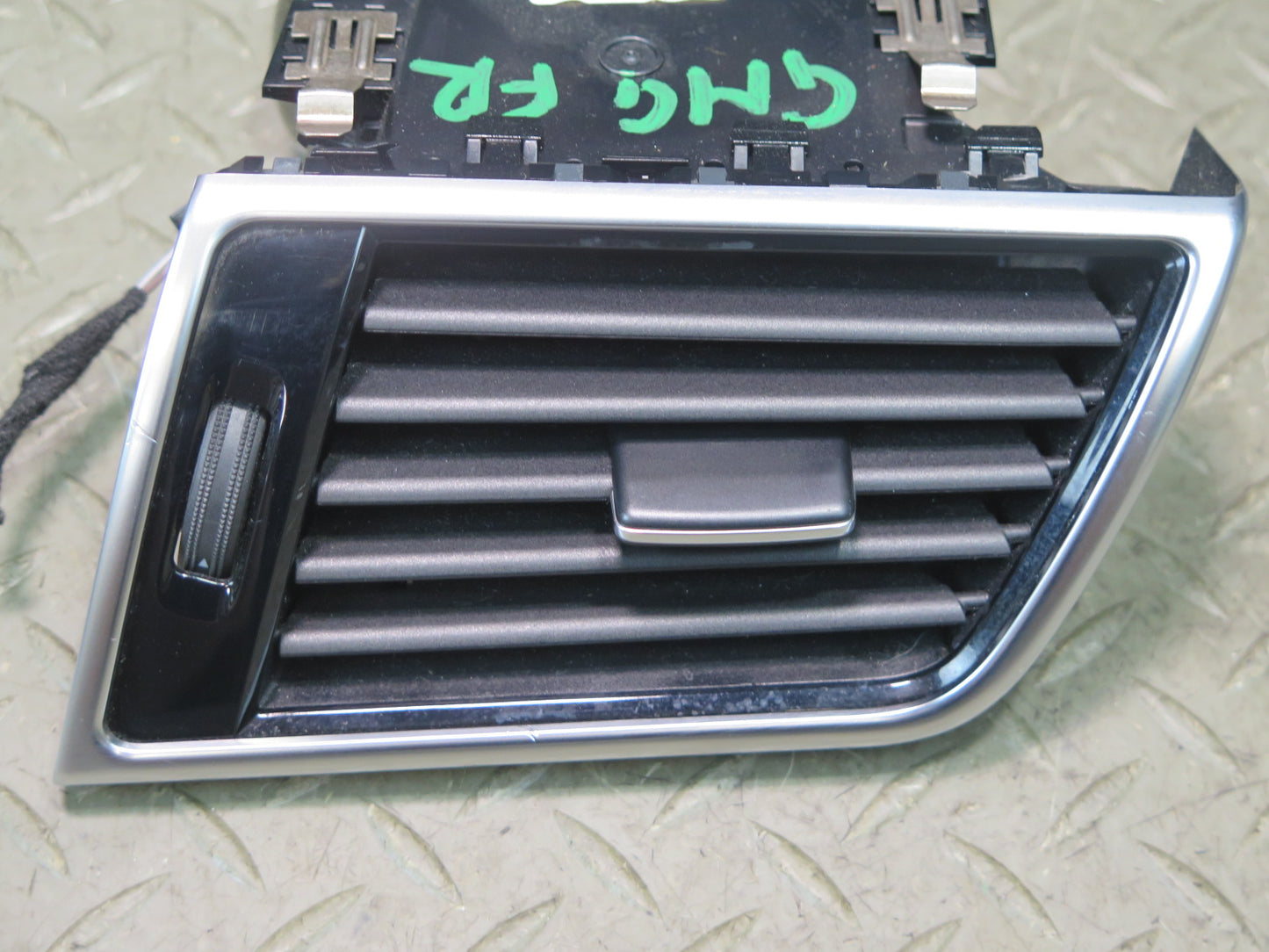 2017-2019 Mercedes X166 GLS450 Dash Front  Right A/C Air Vent Grille 1668309200