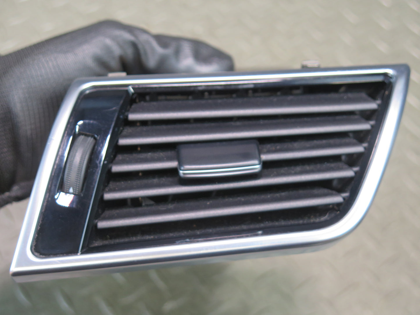 2017-2019 Mercedes X166 GLS450 Dash Front  Right A/C Air Vent Grille 1668309200