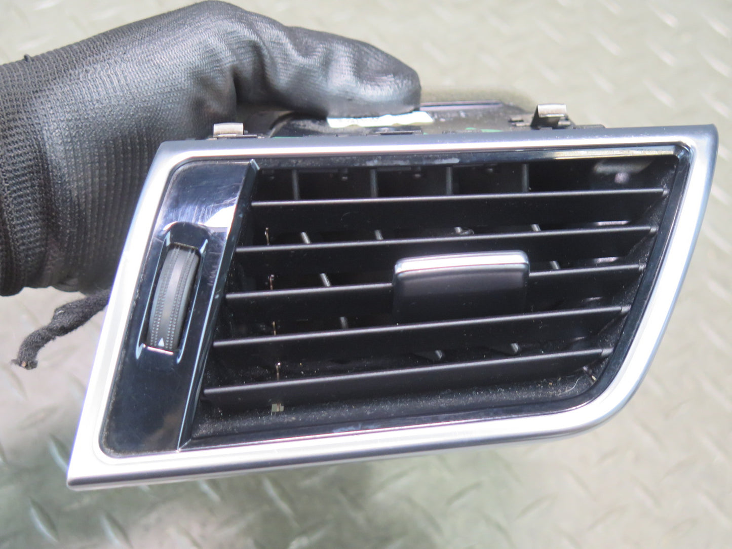 2017-2019 Mercedes X166 GLS450 Dash Front  Right A/C Air Vent Grille 1668309200