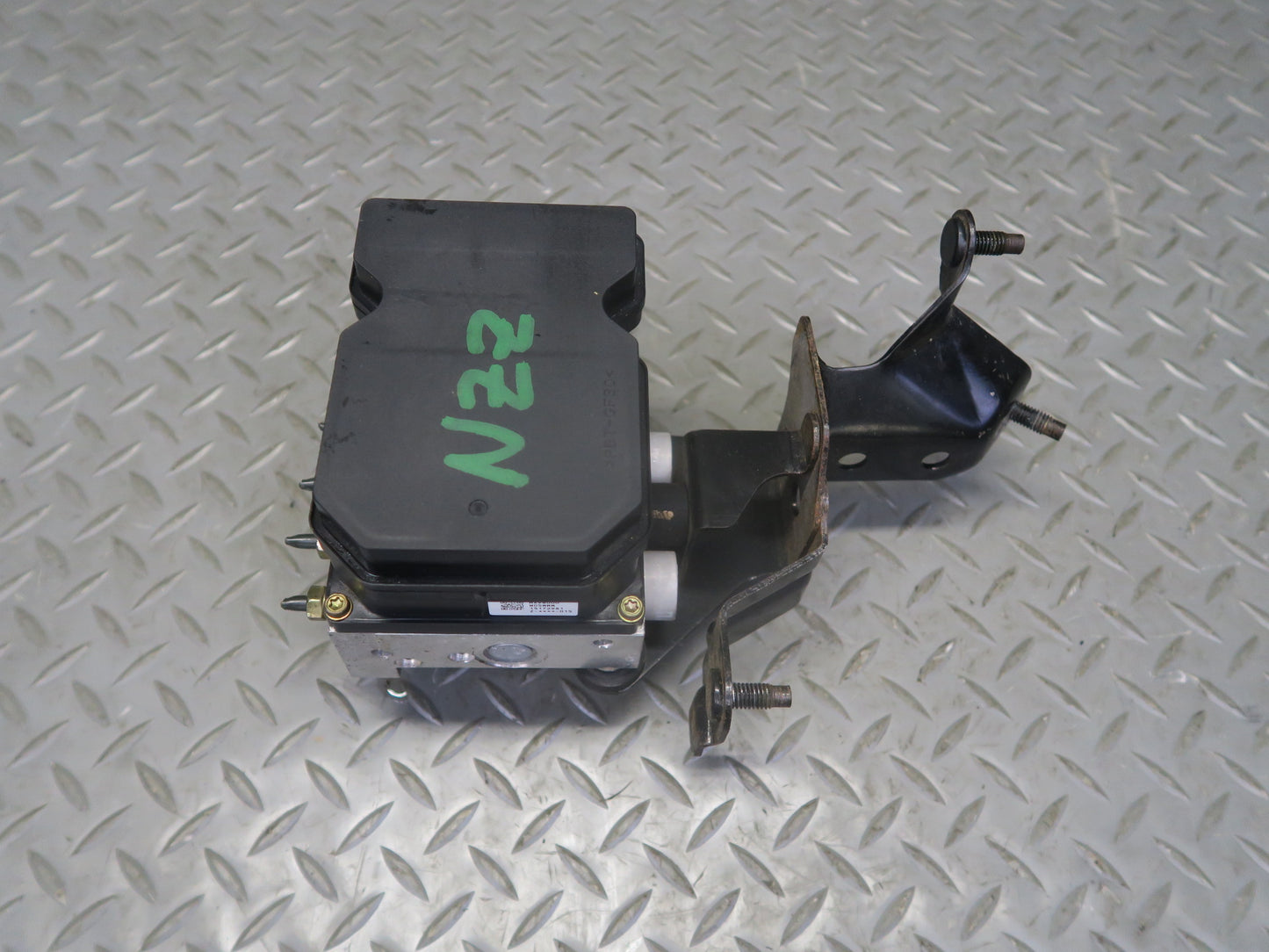 04-05 Nissan Z33 350Z A/T Convertible Anti Lock Brake ABS Pump Module OEM