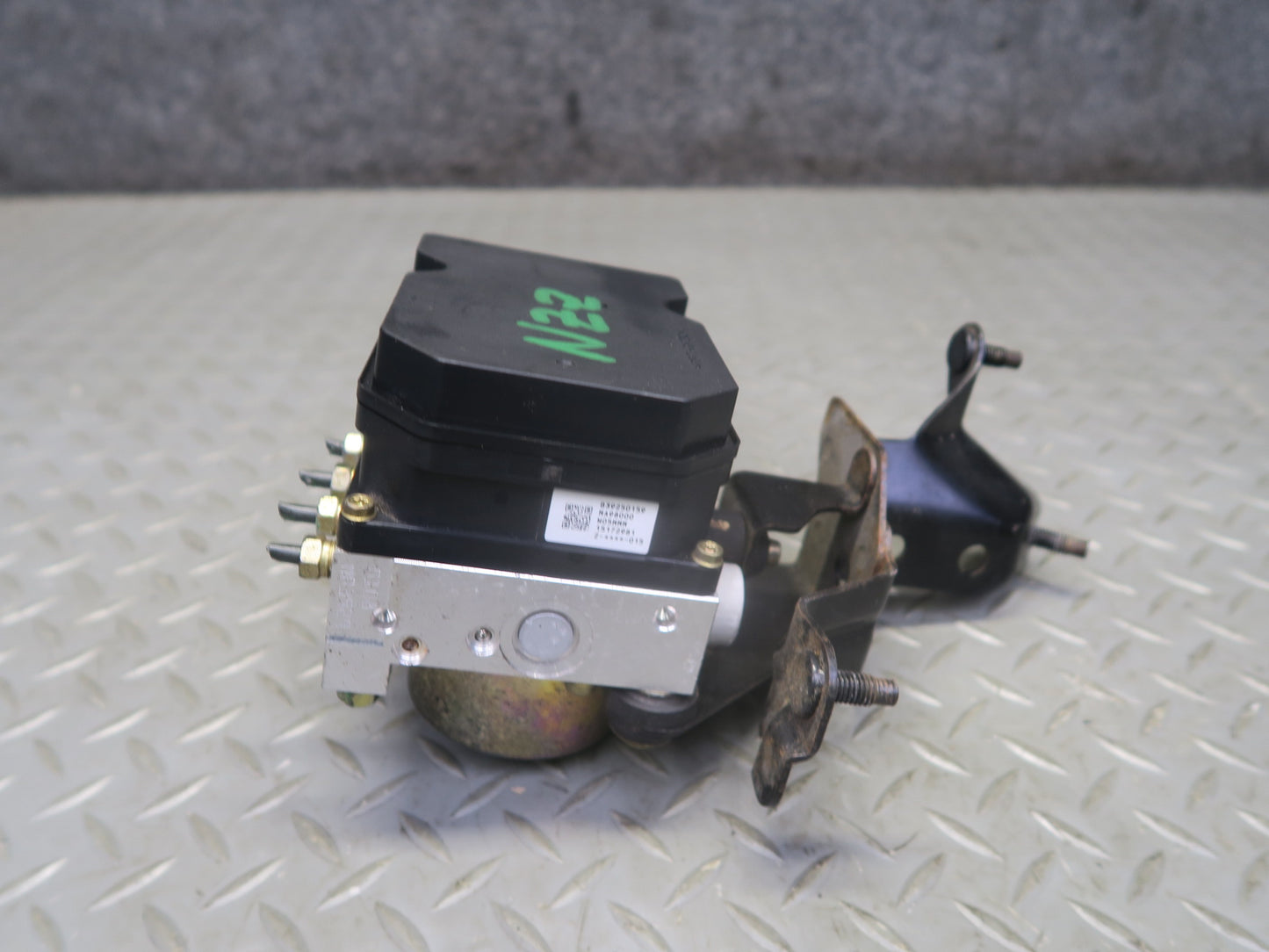 04-05 Nissan Z33 350Z A/T Convertible Anti Lock Brake ABS Pump Module OEM