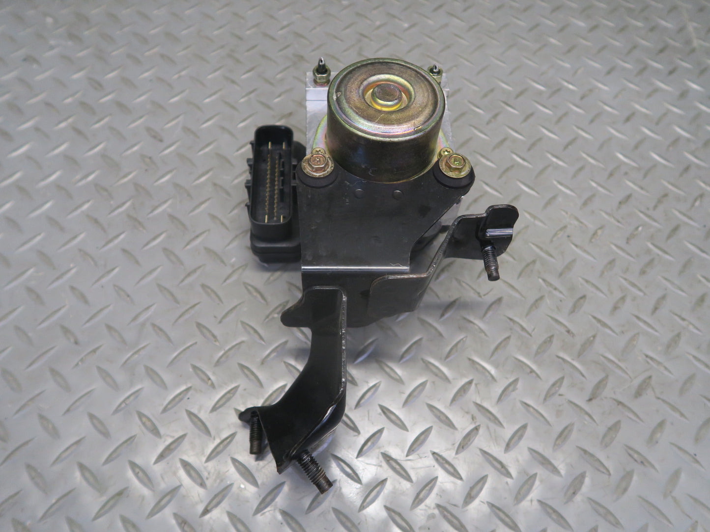 04-05 Nissan Z33 350Z A/T Convertible Anti Lock Brake ABS Pump Module OEM