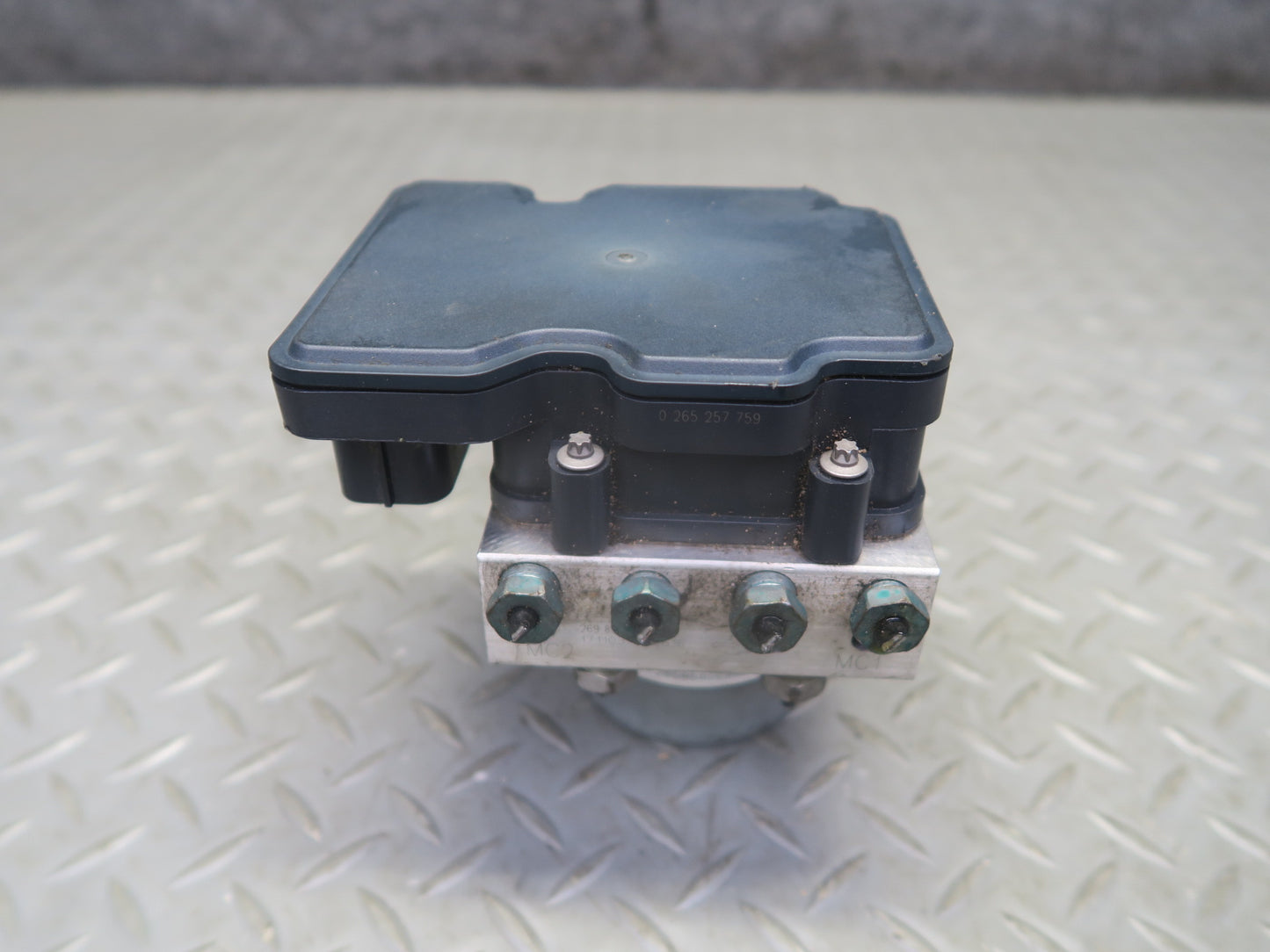 2018 Chevrolet Camaro SS Anti Lock Brake ABS Pump Module 84244636 OEM
