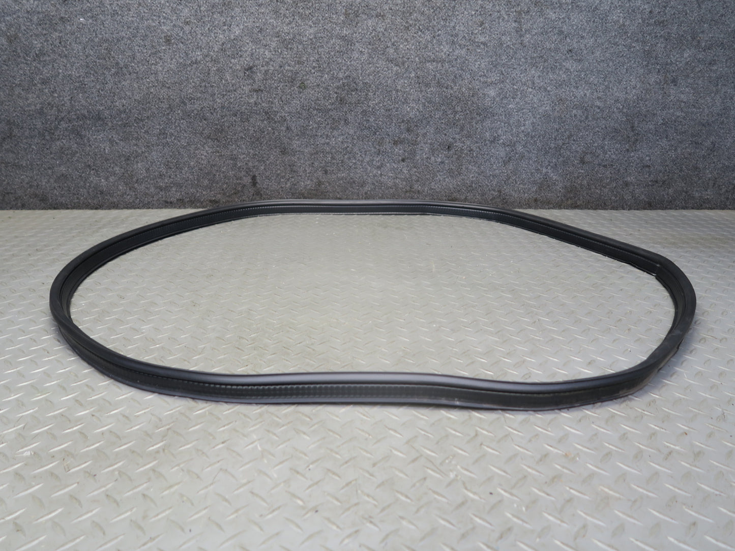 04-08 Nissan Z33 350Z Convertible Rear Trunk Weatherstrip Rubber Seal OEM