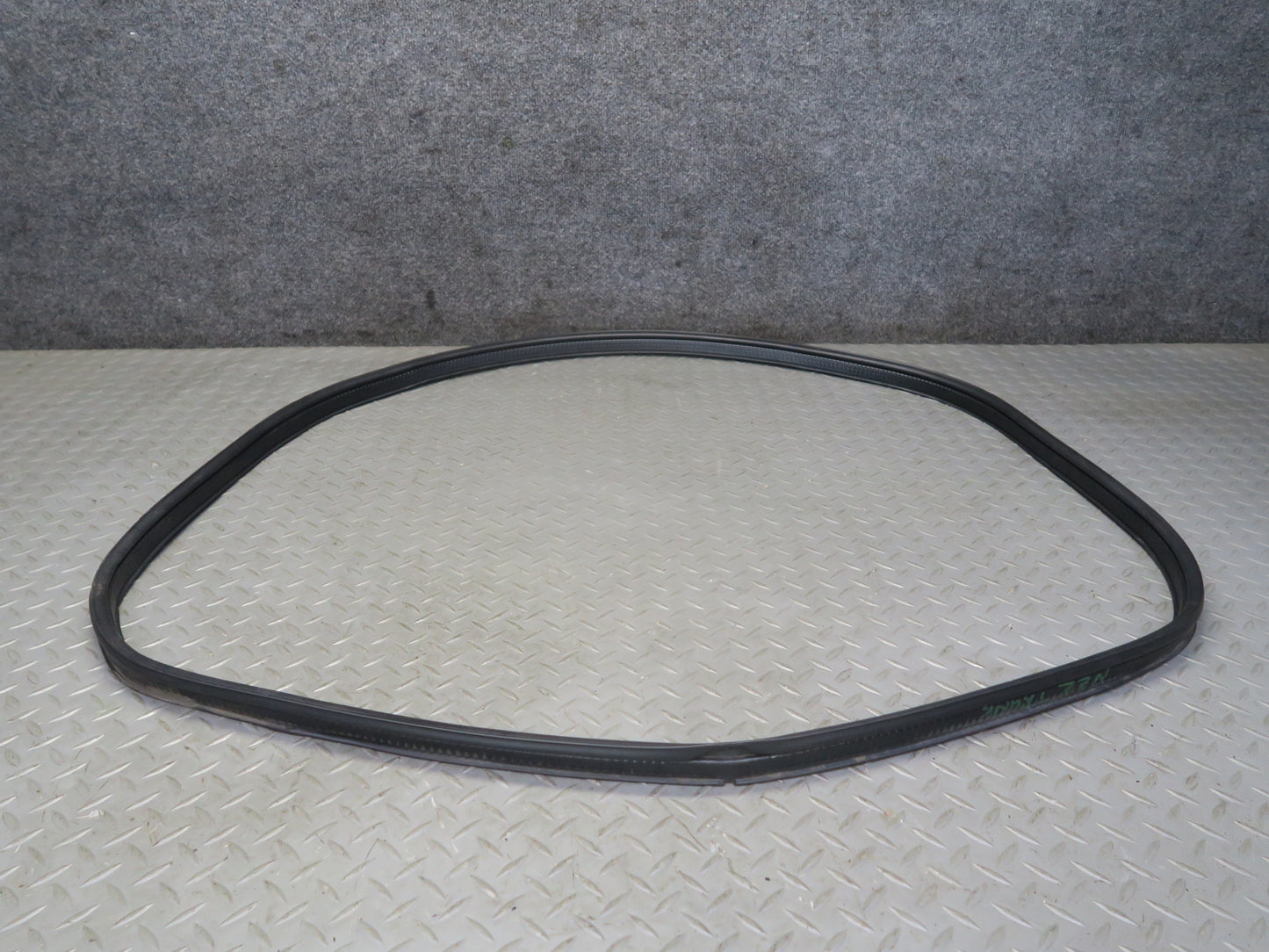 04-08 Nissan Z33 350Z Convertible Rear Trunk Weatherstrip Rubber Seal OEM