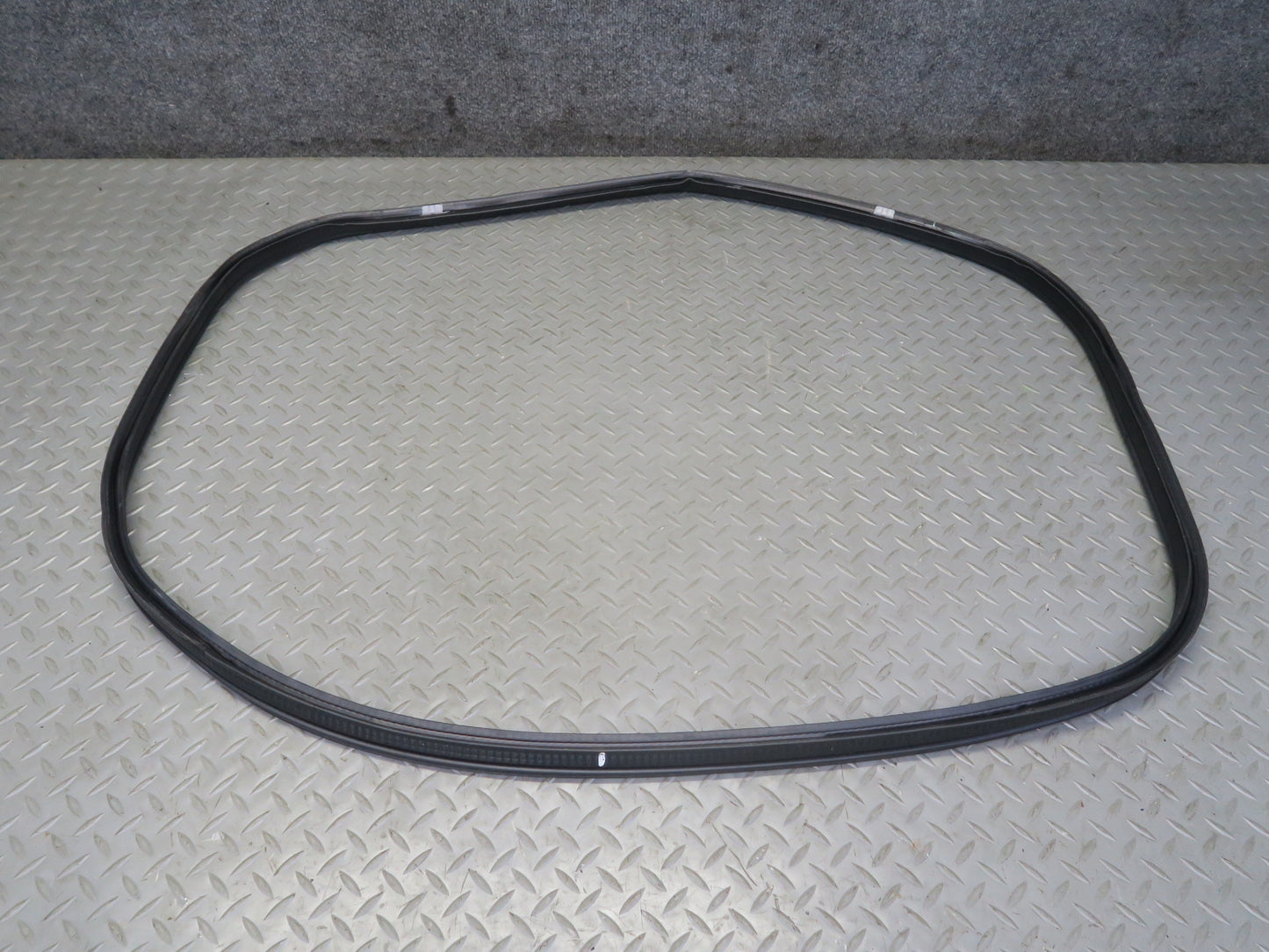 04-08 Nissan Z33 350Z Convertible Rear Trunk Weatherstrip Rubber Seal OEM