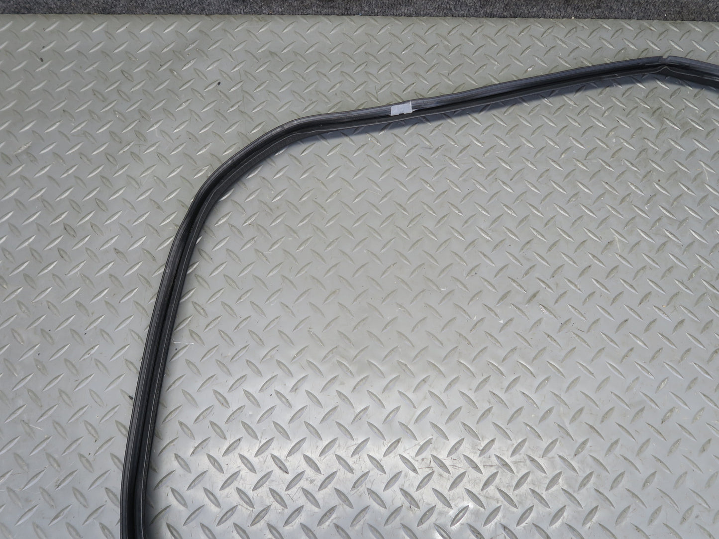 04-08 Nissan Z33 350Z Convertible Rear Trunk Weatherstrip Rubber Seal OEM