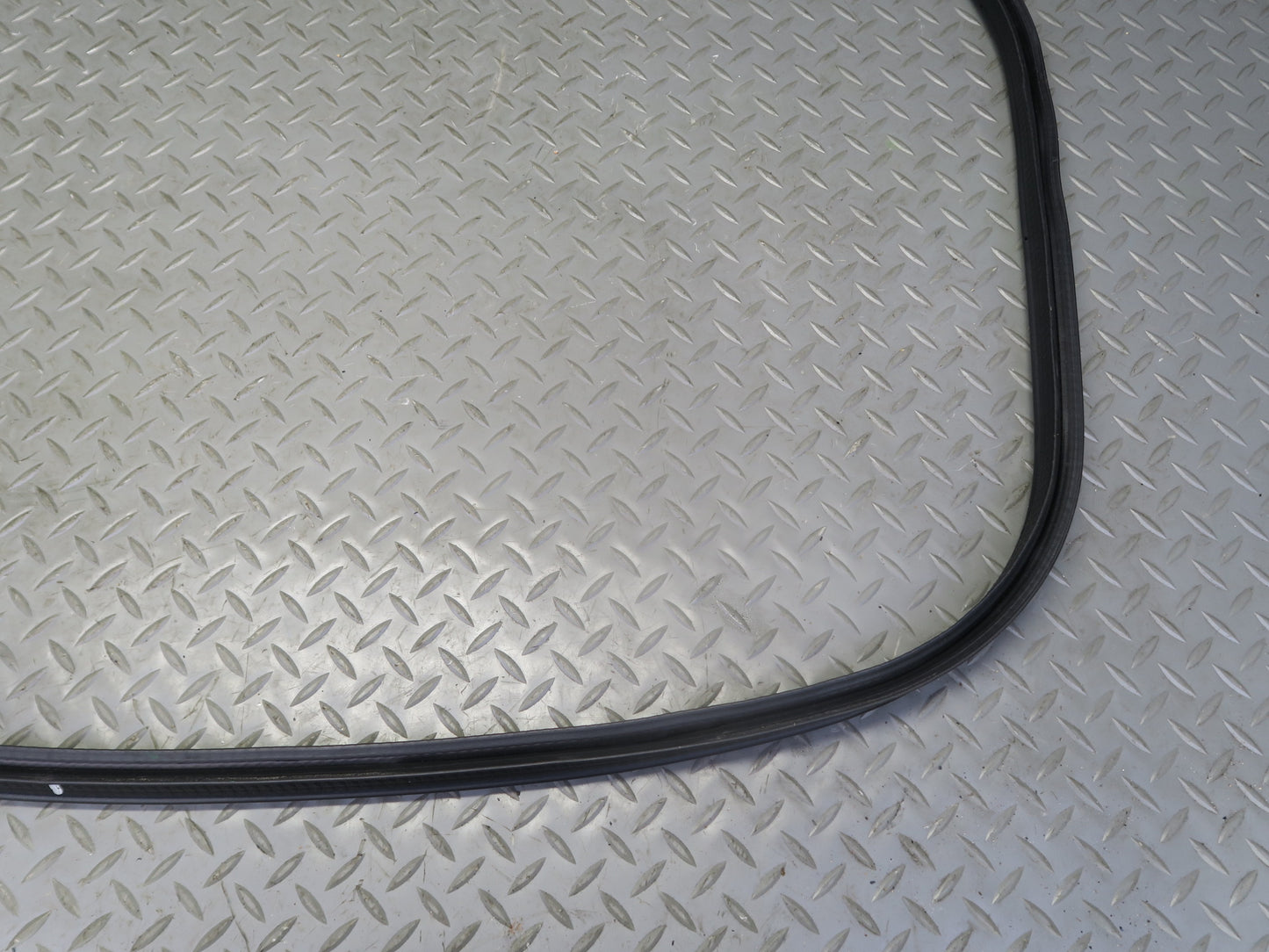 04-08 Nissan Z33 350Z Convertible Rear Trunk Weatherstrip Rubber Seal OEM