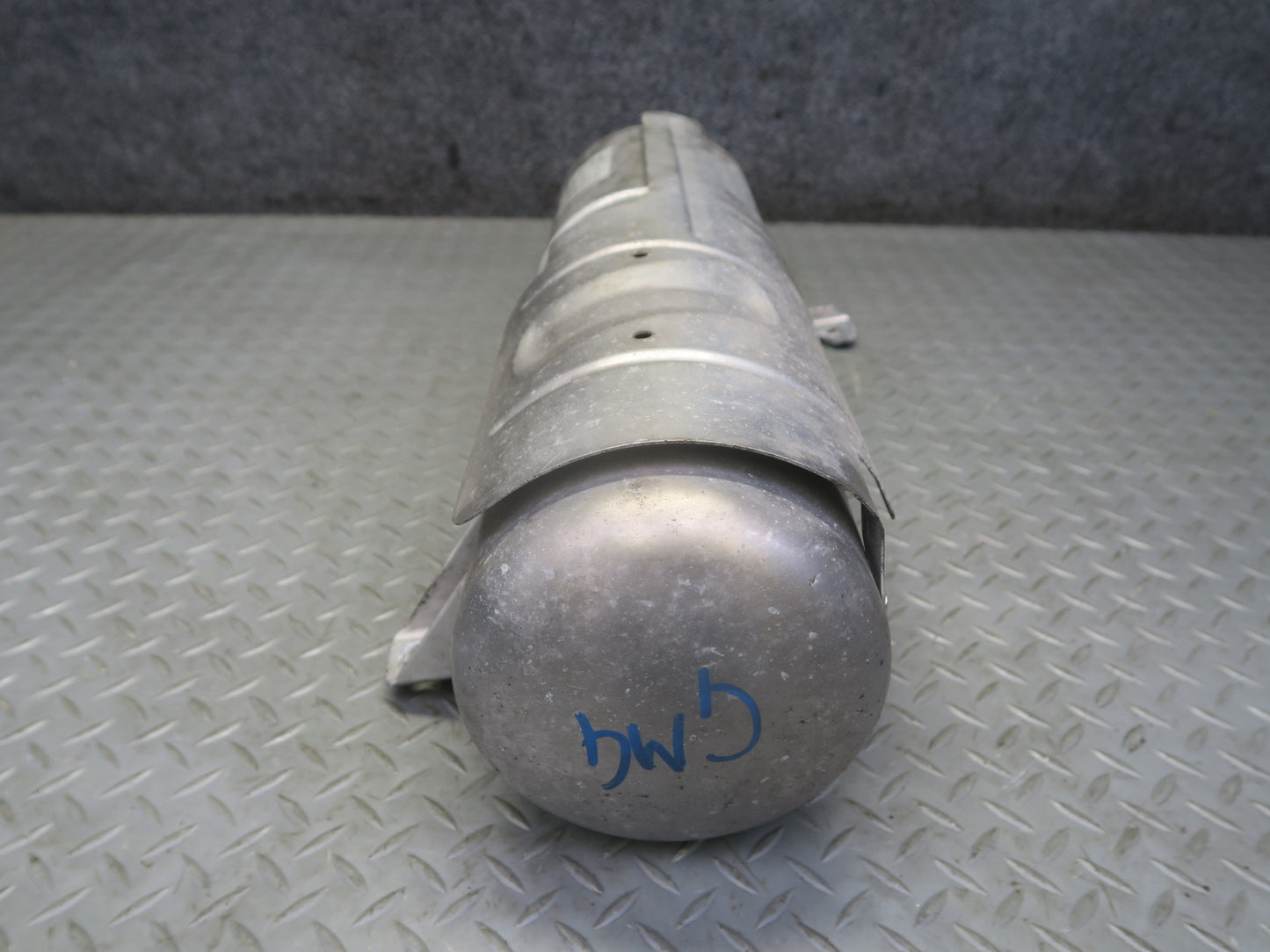 2017-2019 Mercedes X166 GLS450 Air Suspension Pressure Reservoir Tank 1663200215