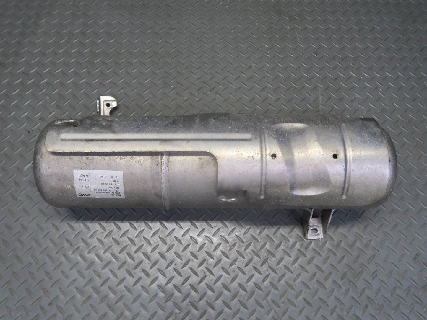 2017-2019 Mercedes X166 GLS450 Air Suspension Pressure Reservoir Tank 1663200215
